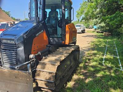 2023 DEVELON DD100 Dozer