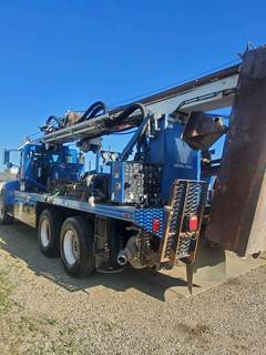 2006 Peterbilt with Versa Drillv100NG Drilling Rig