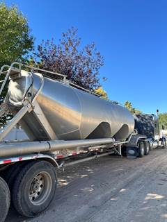 2012 Heil 1040CUFT Dry Bulk / Pneumatic Tank Trailer