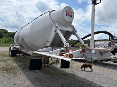 2007 Vantage 1070 Dry Bulk / Pneumatic Tank Trailer