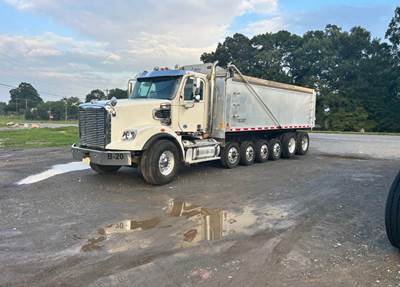 2016 Freightliner Coronado 122 SD Dump Truck