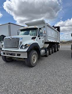 2013 International 9600 Super Dump Truck