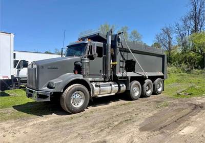 2017 Kenworth T800 Tri-Axle Dump Truck