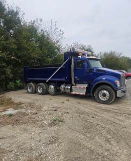 2020 Kenworth T880 Dump Truck