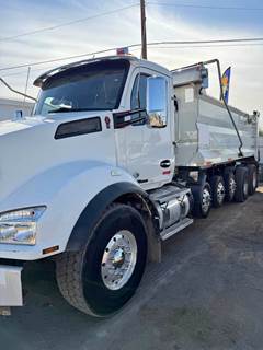 2016 Kenworth T880 Dump Truck
