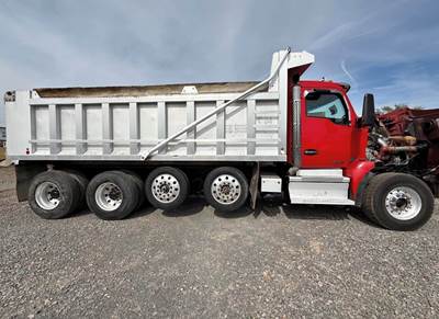 2018 Kenworth T880 Quad-Axle Dump Truck