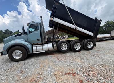 2017 Kenworth T880 Dump Truck