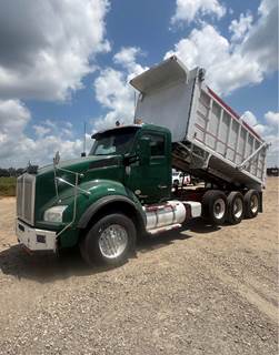 2015 Kenworth T880 Tri-Axle Dump Truck