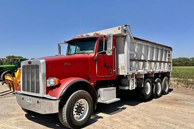 2011 Peterbilt 367 Dump Truck