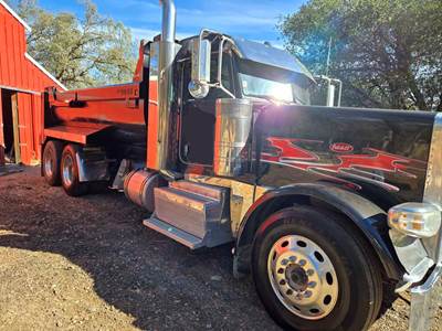 2014 Peterbilt 388 Dump Truck