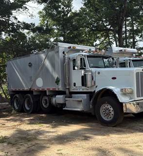 2015 Peterbilt 389 3-Axle Dump Truck