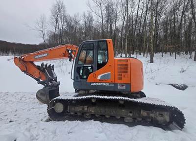 2017 Doosan DX235LCR-5 Excavator - Bucket & Thumb