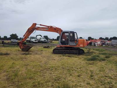 2001 Hitachi EX120 Excavator - 3 Buckets