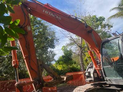 Hitachi ZX135US-3 Excavator