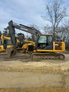 2016 John Deere 130G Excavator - Bucket & Thumb