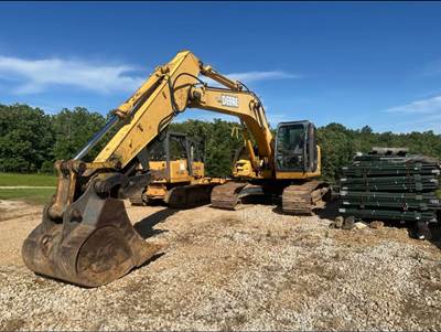 2005 John Deere 225C LC RTS Excavator - Bucket & Thumb