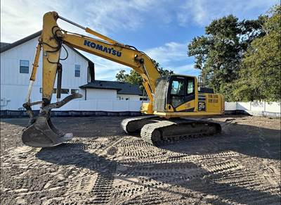 2019 Komatsu PC210LC Excavator - Bucket & Thumb