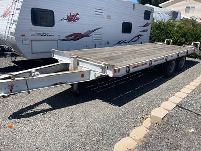 1986 Fleming TD826A Flatbed Trailer