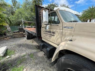 Ford F-800 Flatbed Truck