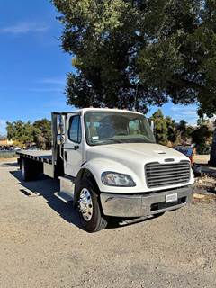 2020 Freightliner M2 Flatbed Truck