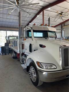 2007 Peterbilt 335 Flatbed Truck