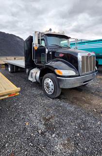 2016 Peterbilt 337 Flatbed Truck