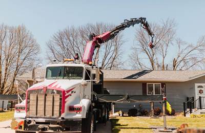 2002 Kenworth T800 Grapple Truck with 2022 Compa crane