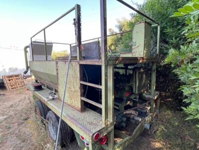 2000 Bowie 1100 Hydroseeder / Straw Blower