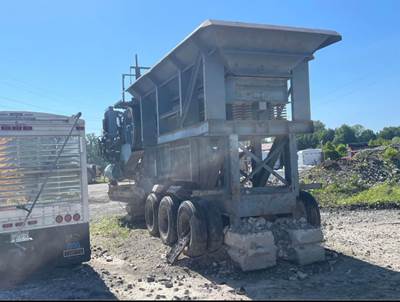 1981 Universal 546PS Jaw Crusher