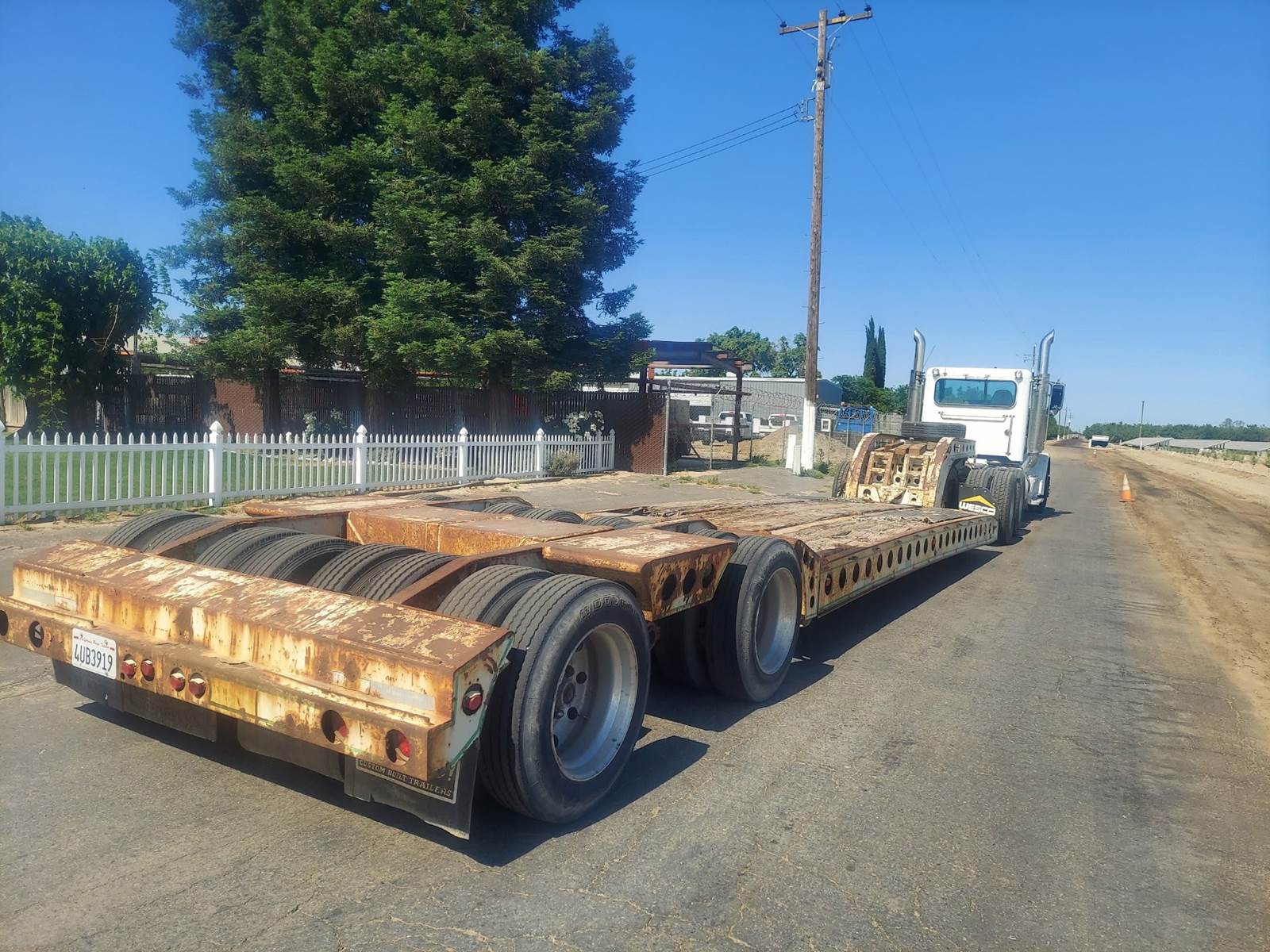 1985 Cozad 44 -Ton Lowboy Trailer - 16 Tires For Sale