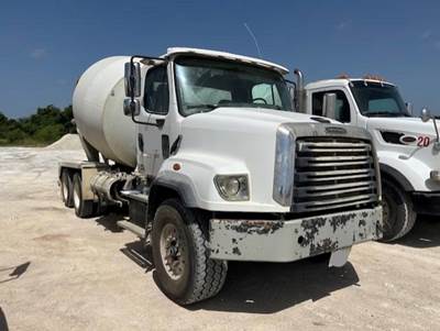 2014 Freightliner 114SD Mixer Concrete Truck