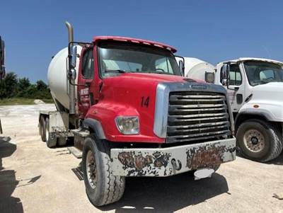 2014 Freightliner 114SD Mixer Concrete Truck