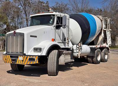 2008 Kenworth T800 Concrete Mixer Truck