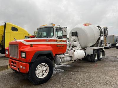 1999 Mack RD690S Mixer / Ready Mix / Concrete Truck