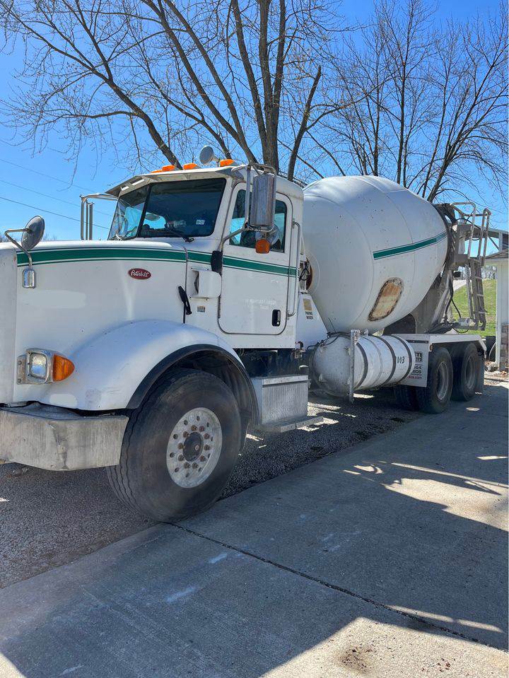 2009 Peterbilt 365 Mixer / Ready Mix / Concrete Truck For Sale Valley Center, CA