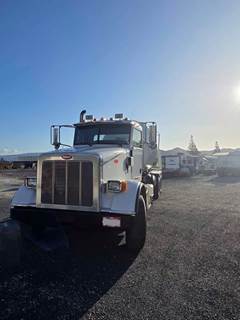 2014 Peterbilt 365 Mixer / Ready Mix / Concrete Truck