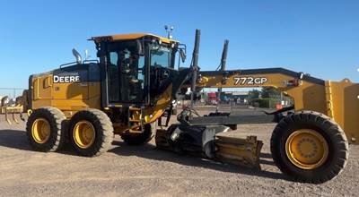 2014 John Deere 772GP Motor Grader - Blade