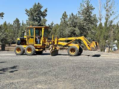 LeeBoy 685 Motor Grader