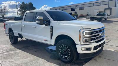 2023 Ford F-350 Super Duty Crew Cab Platinum 4D