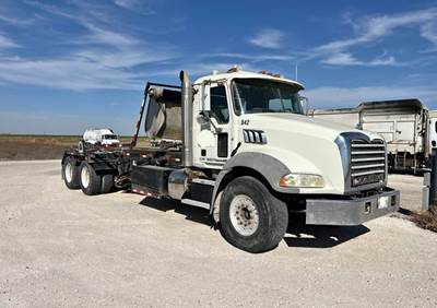 2012 Mack Granite GU813 Roll Off Truck