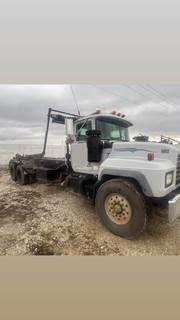 2000 Mack Roll Off Truck