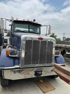 2014 Peterbilt 365 Roll Off Truck