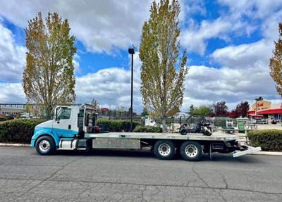 2005 International 8600 Rollback Tow Truck