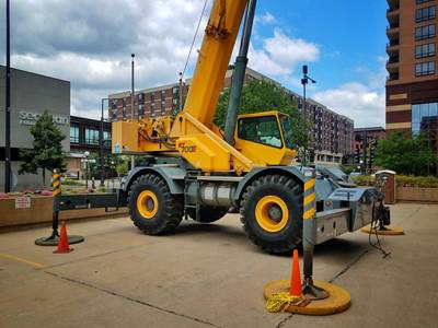 Grove RT700E Rough Terrain Crane