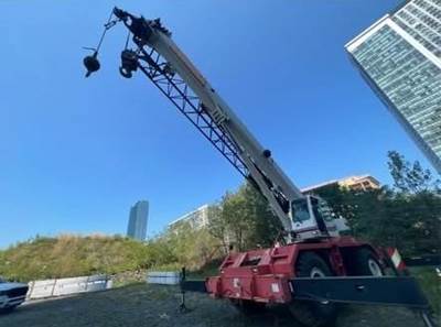 Link-Belt RTC-8065 65-Ton Rough Terrain Crane
