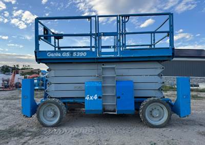 2006 Genie GS-5390 RT Scissor Lift