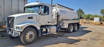 2015 Volvo VHD Sewer / Septic Truck