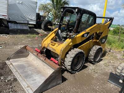 Caterpillar 272C Skid Steer