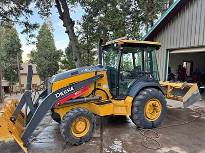2022 John Deere 210 P Skip Loader