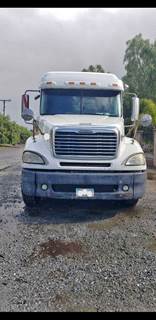 2009 Freightliner Columbia Sleeper Semi Truck
